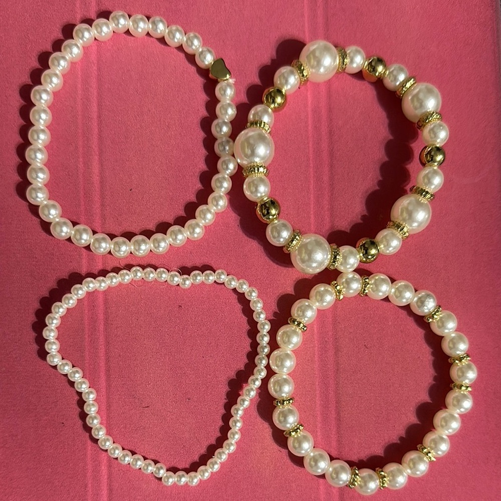 Elegant Pearl Bracelets Set
